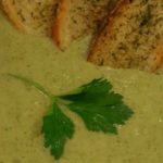 Broccoli soup with large croutons